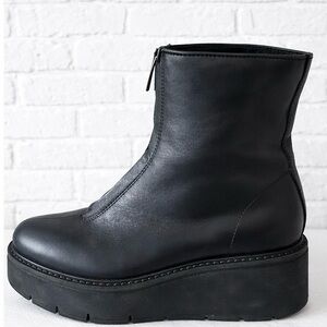 La Canadienne Black Leather Platform Ankle Boots | Chunky Lug Sole Zip Front